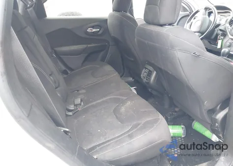 2016 Jeep Cherokee Latitude из США, поврежденный, VIN 1C4PJMCS1GW145779